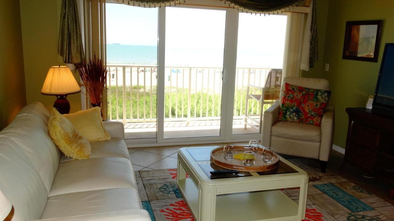 Boardwalk 201- Direct Oceanfront Condo! شاطئ كوكوا المظهر الخارجي الصورة