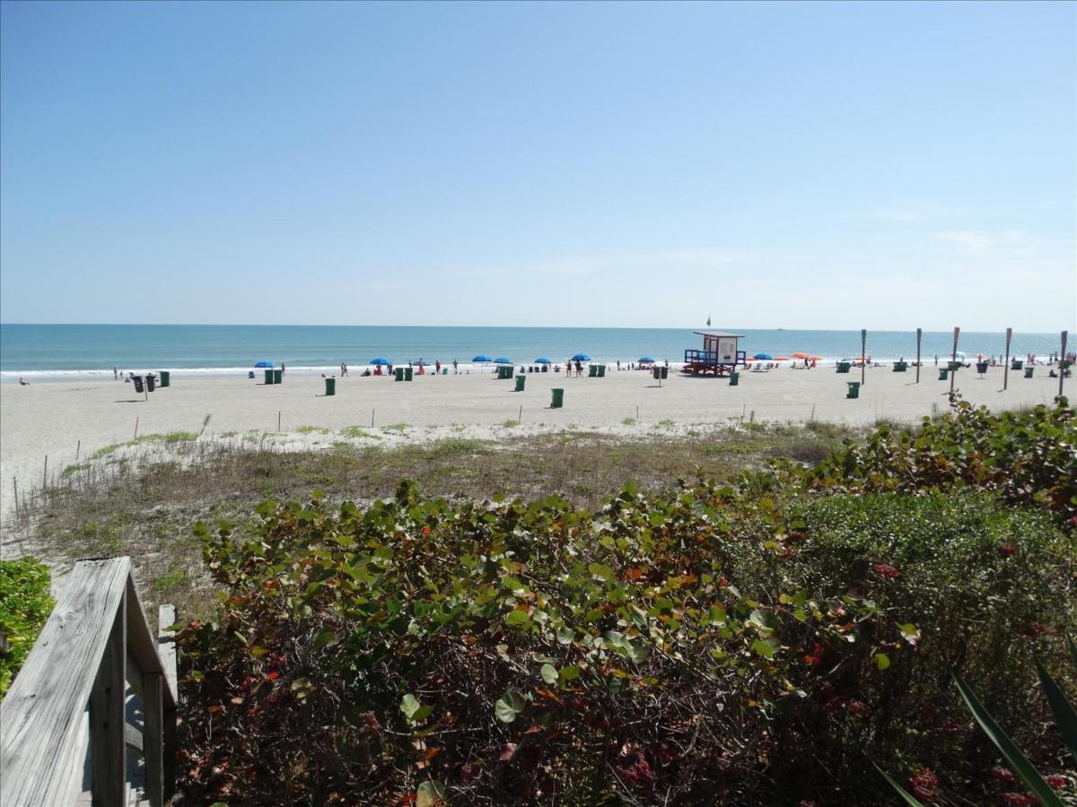 Boardwalk 201- Direct Oceanfront Condo! شاطئ كوكوا المظهر الخارجي الصورة