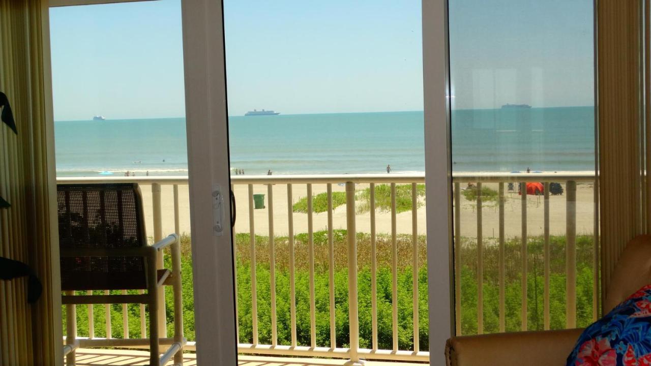 Boardwalk 201- Direct Oceanfront Condo! شاطئ كوكوا المظهر الخارجي الصورة