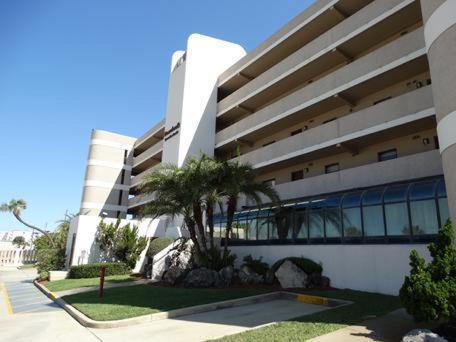 Boardwalk 201- Direct Oceanfront Condo! شاطئ كوكوا المظهر الخارجي الصورة